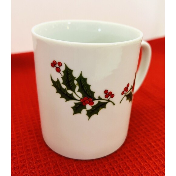 Vintage Christmas Holly Fine Porcelain Mug Made In Japan - Picture 2 of 6